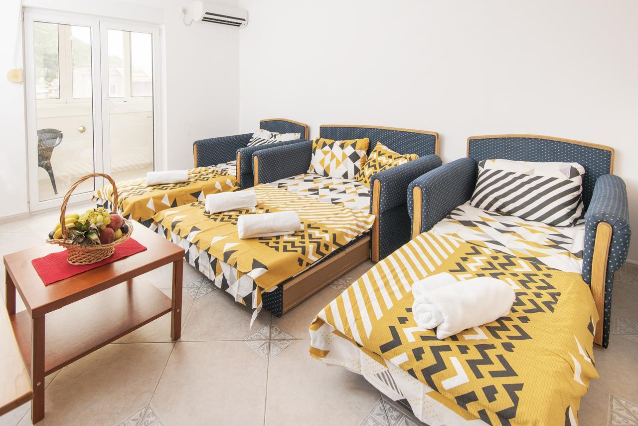 Apartman *